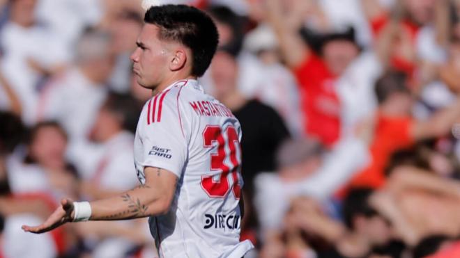 Franco Mastantuono celebrando su gol ante Boca (EFE)