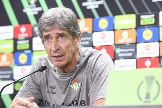 Manuel Pellegrini, en la sala de prensa (Foto: Kiko Hurtado)