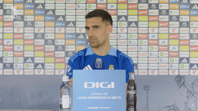 Dani Calvo, en sala de prensa con el Real Oviedo.