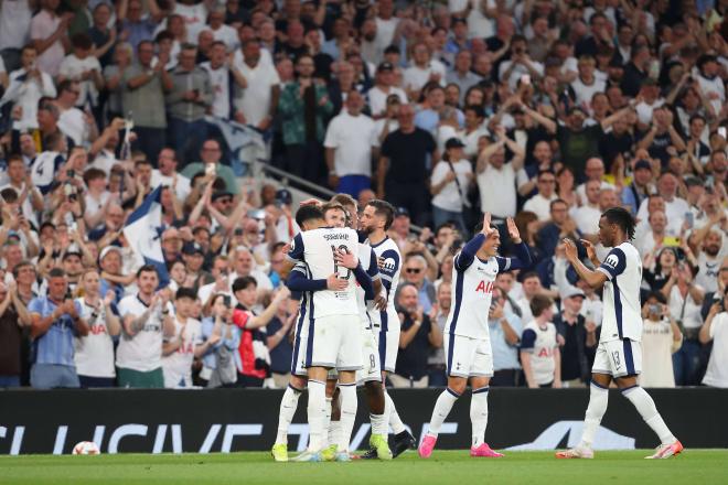 Los jugadores del Tottenham celebran un gol al Bodo/Glimt (Foto: Cordon Press).