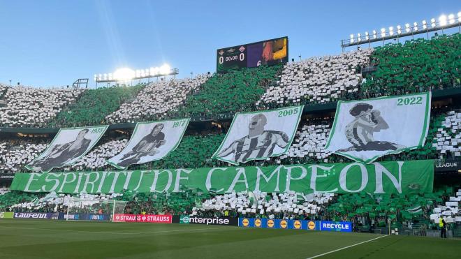 El tifo de Gol Sur 1907 ante la Fiorentina (Foto: Kiko Hurtado)