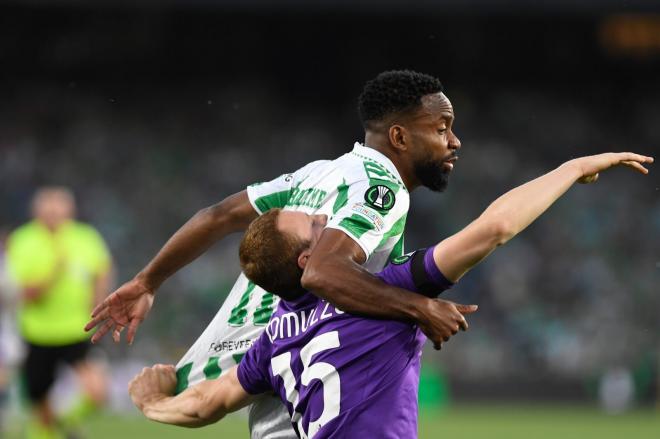Bakambu, contra la Fiorentina (Foto: Kiko Hurtado)
