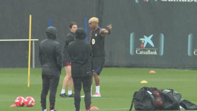 Lamine Yamal, durante el entrenamiento previo al Real Valladolid-Barcelona.