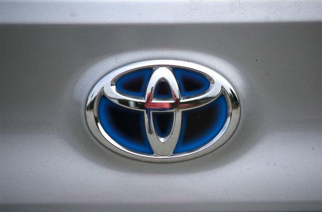 Mercedes logo