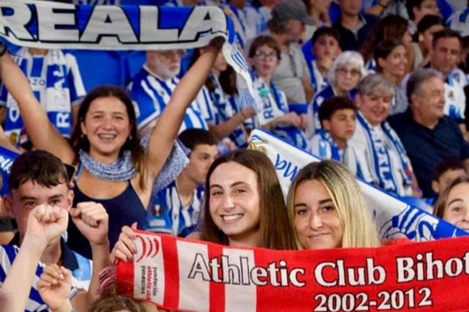 Las aficiones comparten grada en un derbi vasco en Anoeta (Foto: Athletic Club).