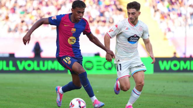 Lamine Yamal, ante Raúl Moro, en el último Barcelona-Real Valladolid (foto: Cordon Press).