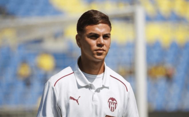 Pedro Alemañ entra en la convocatoria del Valencia CF por las molestias de Enzo Barrenechea