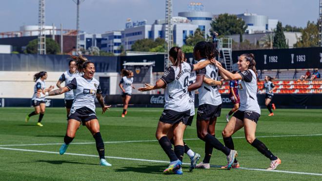 Valencia CF Femenino celebra el gol
