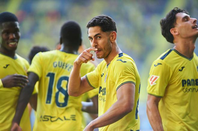 Ayoze Pérez celebra uno de sus goles en el Villarreal-Osasuna (Foto: Cordon Press).