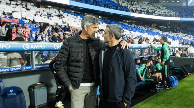 Imanol y Ernesto Valverde hablan en el reciente derbi ante la Real Sociedad en Anoeta (Foto: Athletic Club).