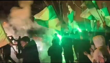 El recibimiento al autobús del Betis en la Ciudad Deportiva.