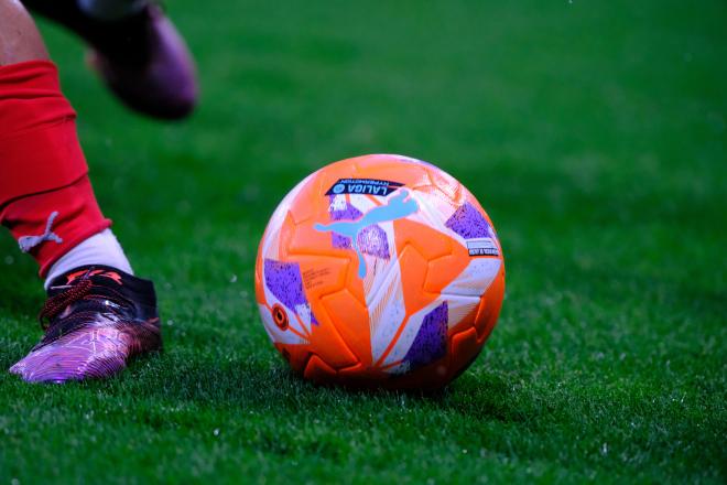 El balón de LaLiga, en un partido (Foto: LaLiga).