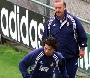 Vicente del Bosque observa a Tote en un entrenamiento del Real Madrid (Foto: redes sociales)