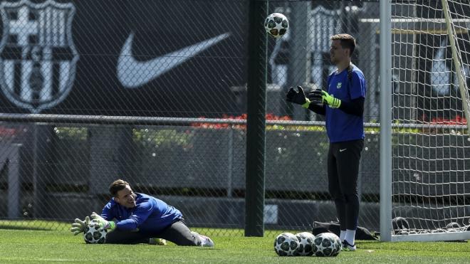 Ter Stegen y Wojciech Szczesny en un entrenamiento (Foto: Europa Press)