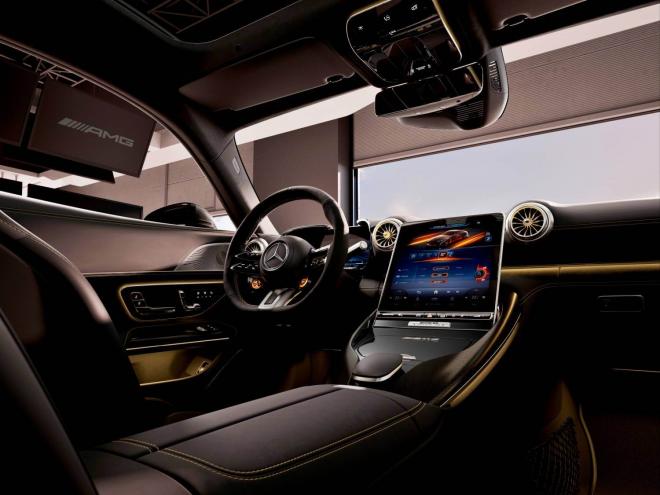 El interior del Mercedes-AMG GT “APXGP Edition”.