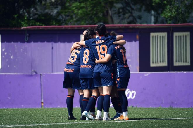 As Celtas celebran un gol ante el Villa de Simancas (Foto: RC Celta).