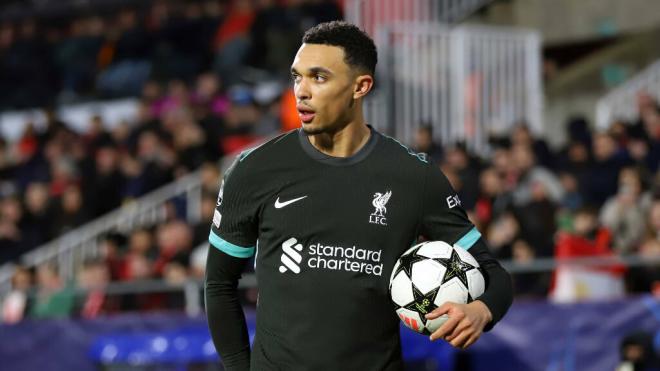 Alexander-Arnold durante un partido del Liverpool (Fuente: Cordon Press)