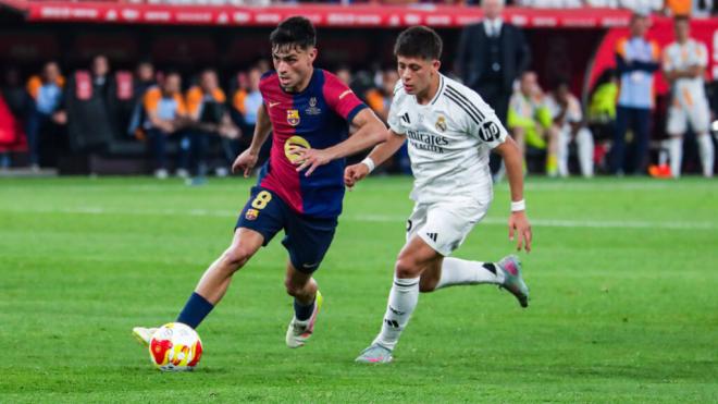 Pedri contra Arda Güler en El Clásico (Cordon Press)
