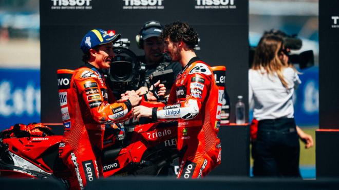 Marc Márquez y Pecco Bagnaia, durante esta temporada 2025 (Foto: Ducati).