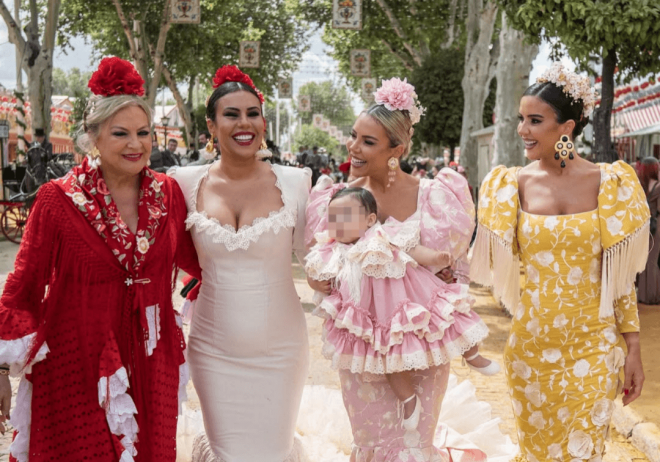 Alba Silva junto a su familia y su hija Carla (Foto: Instagram)