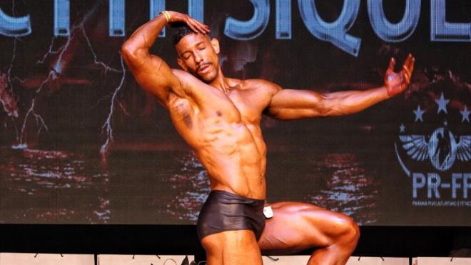 Guilherme Henrique en una competición de culturismo (@gui_bull)