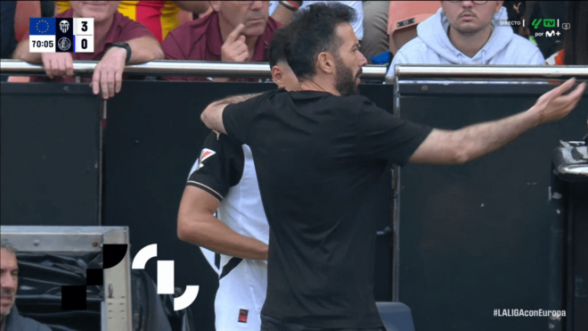 Carlos Corberán convence a André Almeida para abandonar el Valencia-Getafe.