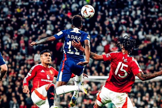Vuelo de Álvaro Djaló en Old Trafford ante el Manchester United (Foto: Athletic Club).