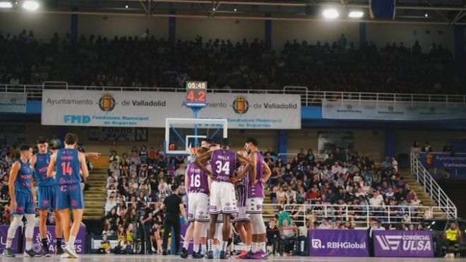 Imagen durante el UEMC RV Baloncesto vs Hestia Menorca (FOTO: UEMC RV Baloncesto)
