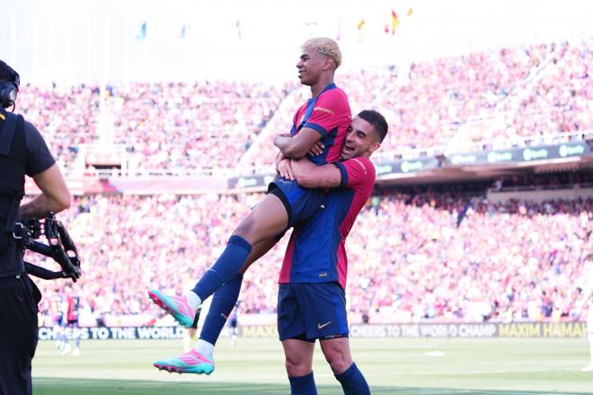 Lamine Yamal y Ferran Torres celebran un gol en el Clásico (Foto: LaLiga).