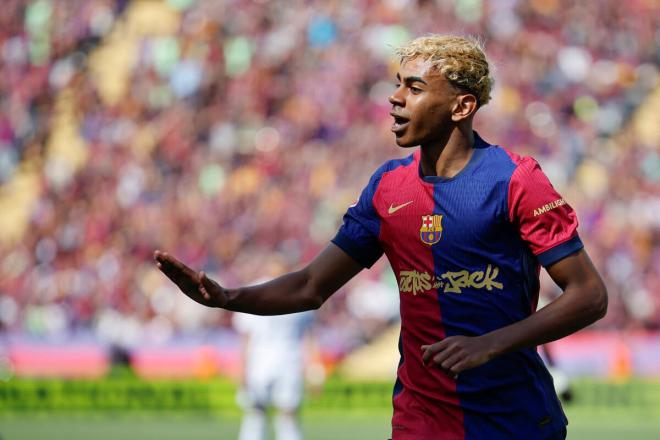 Lamine Yamal celebra su gol pidiendo calma en el Clásico (Foto: EFE).