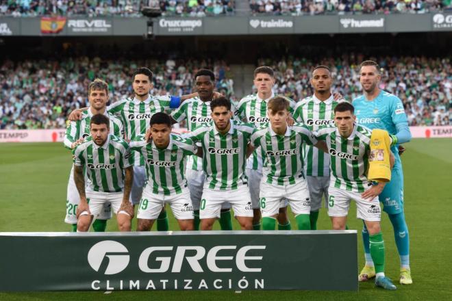 El once del Betis ante Osasuna (Foto: Kiko Hurtado).
