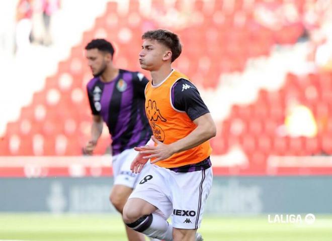 Chuki, calentando en Son Moix (Foto: LALIGA).