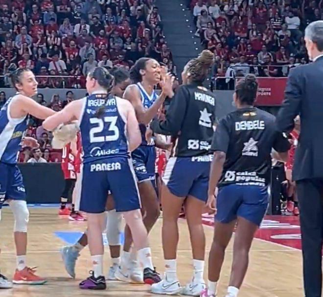 El Valencia Basket femenino se proclama campeón de Liga