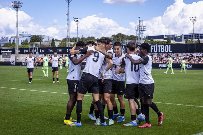 El VCF Juvenil se jugará el pase a la Final Four la Masía (2-2)