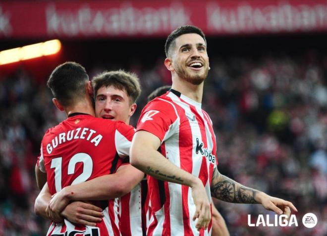 Oihan Sancet celebra el gol del Athletic Club al Deportivo Alavés en el derbi vasco de San Mamés (Foto: LALIGA).