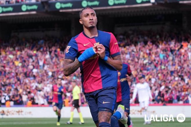 Raphinha celebra un gol en el Barcelona-Real Madrid (Foto: LaLiga).