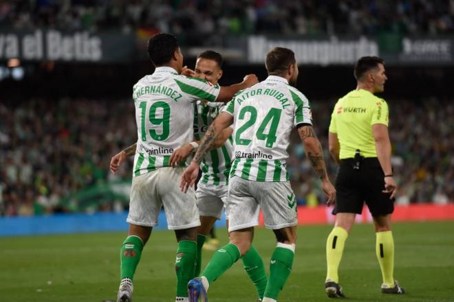 Cucho Hernández celebra su gol ante Osasuna (Foto: Kiko Hurtado)
