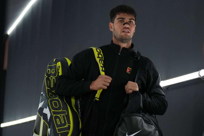 Carlos Alcaraz, antes de su partido ante Laslo Djere en Roma (Foto: Cordon Press).