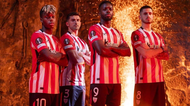 Posado con la camiseta de la 24/25. (Foto: Athletic Club)