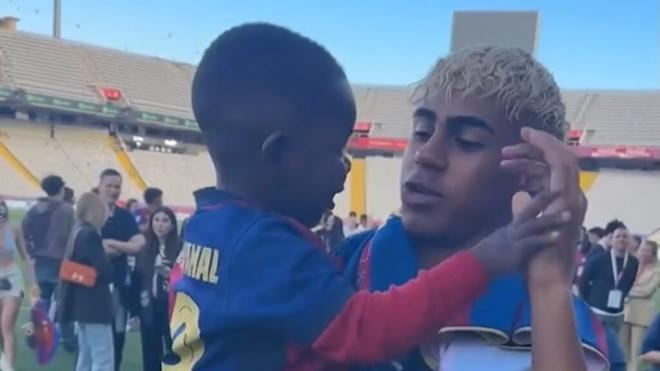Lamine Yamal y su hermano Keyne en la celebración tras el Clásico (@LALIGA)