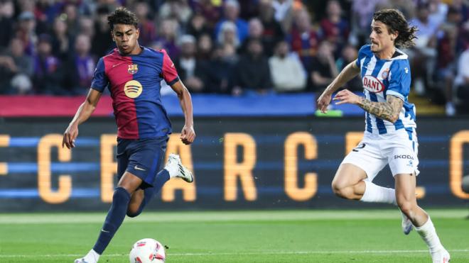 Lamine Yamal y Carlos Romero en el Barcelona-Espanyol (Fuente: Europa Press)