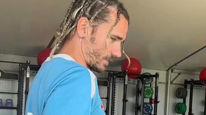 Antoine Griezmann y su cambio de look (Foto: Instagram Atlético)