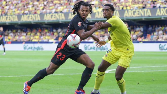 Jules Koundé contra el Villarreal (Cordon Press)