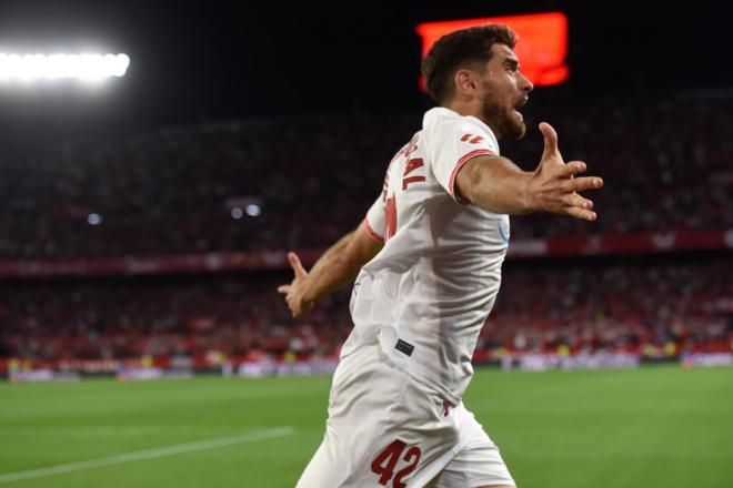 García Pascual celebra su gol a Las Palmas (Foto: Kiko Hurtado).