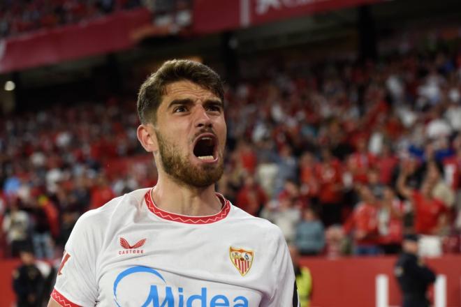 García Pascual celebra su gol a Las Palmas (Foto: Kiko Hurtado).