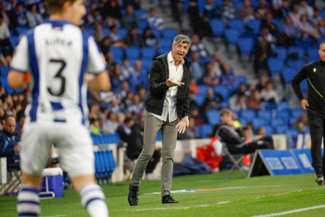 Imanol Alguacil da instrucciones durante el Real Sociedad-Celta (Foto: EFE).