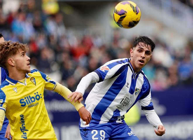 Izan Merino, en el Málaga-Cádiz (Foto: LaLiga).