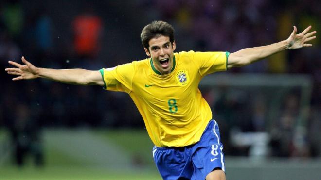 Kaká celebra un gol con la selección de Brasil (Cordon Press)