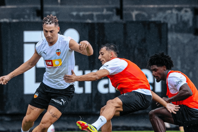 Sergi Canós viajará a pesar de sus molestias, Dimitri Foulquier y André Almeida se quedan en tierra
