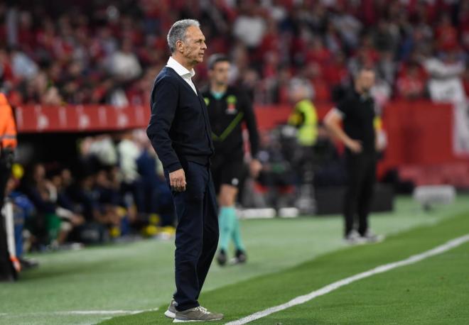 Joaquín Caparrós, en el Sevilla-Las Palmas (Foto: Kiko Hurtado).